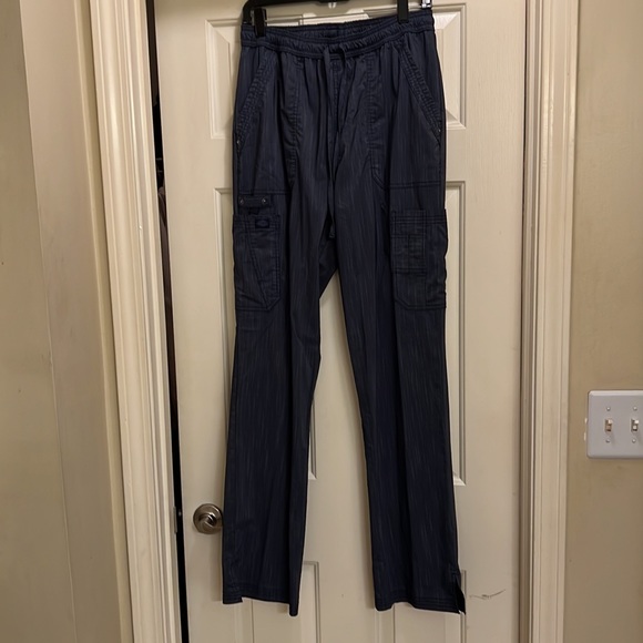 Dickies scrubs blue denim Large shirt and Medium/ Tall length pants - Picture 3 of 4